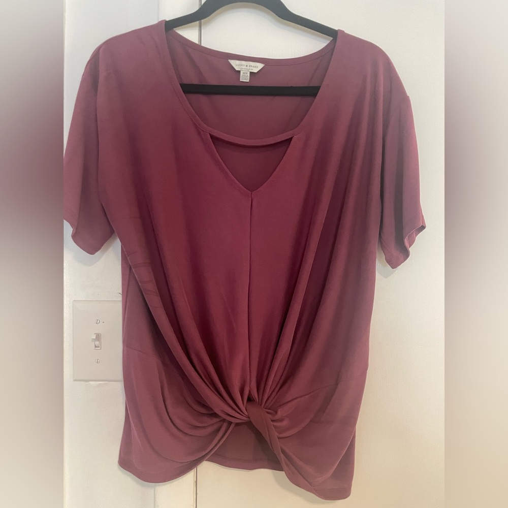 Lucky Brand V-neck shirt size medium new without tags